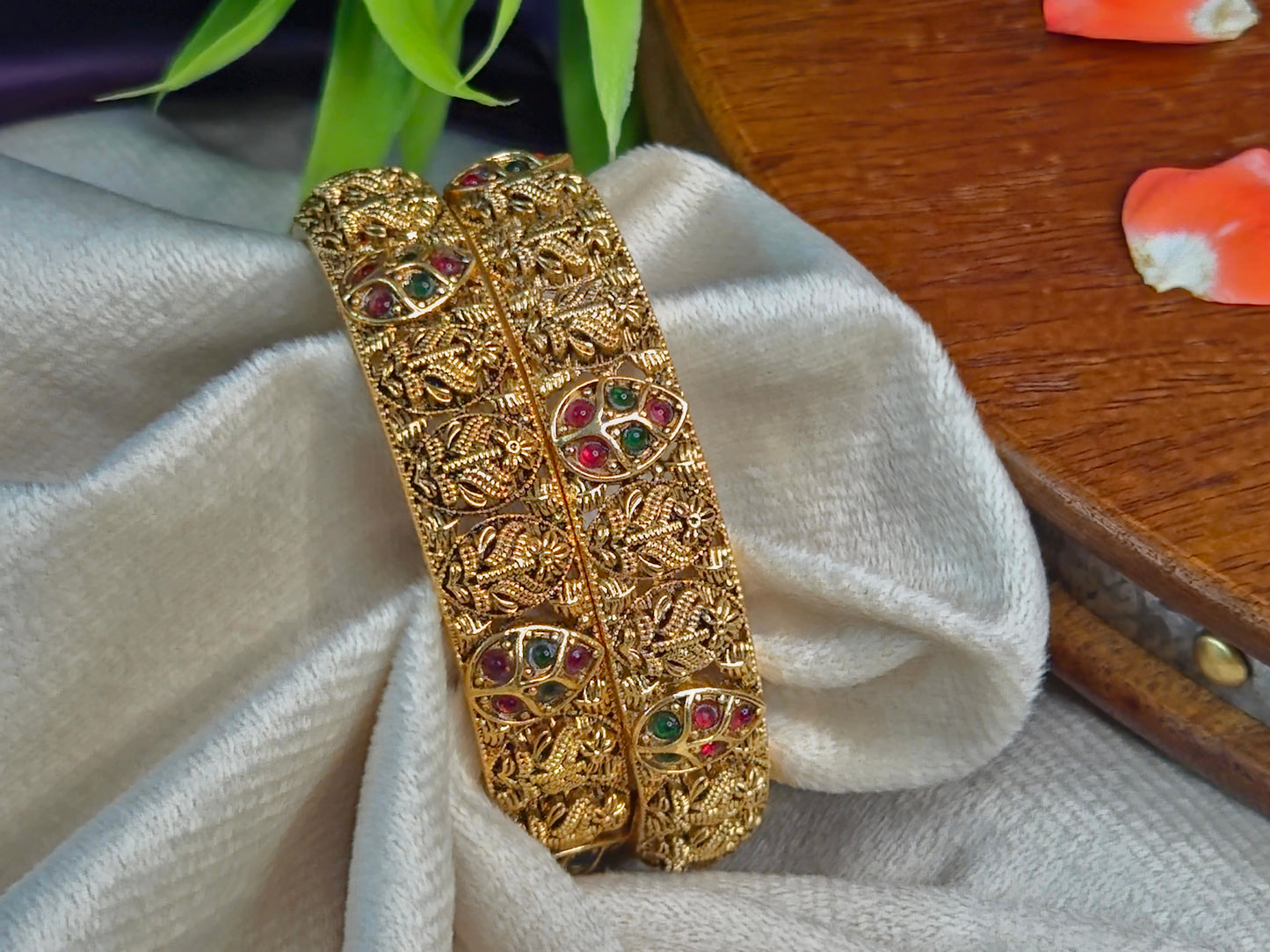 Antique Nakshi Leaf Motif Bangles
